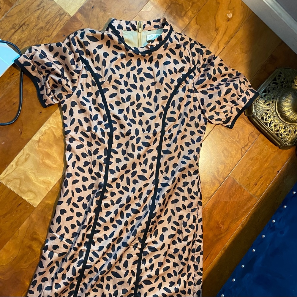 Roolee Mom breastfeeding dress small